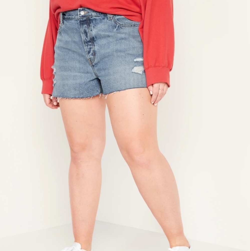 NWT High-Waisted Slouchy Straight Button-Fly Cut-Off Jean Shorts -- 3-inch seam
